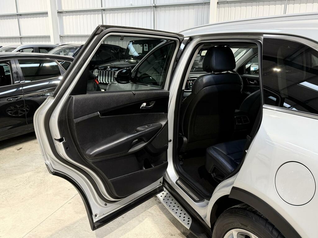 Kia Sorento 2.2 Crdi White #35