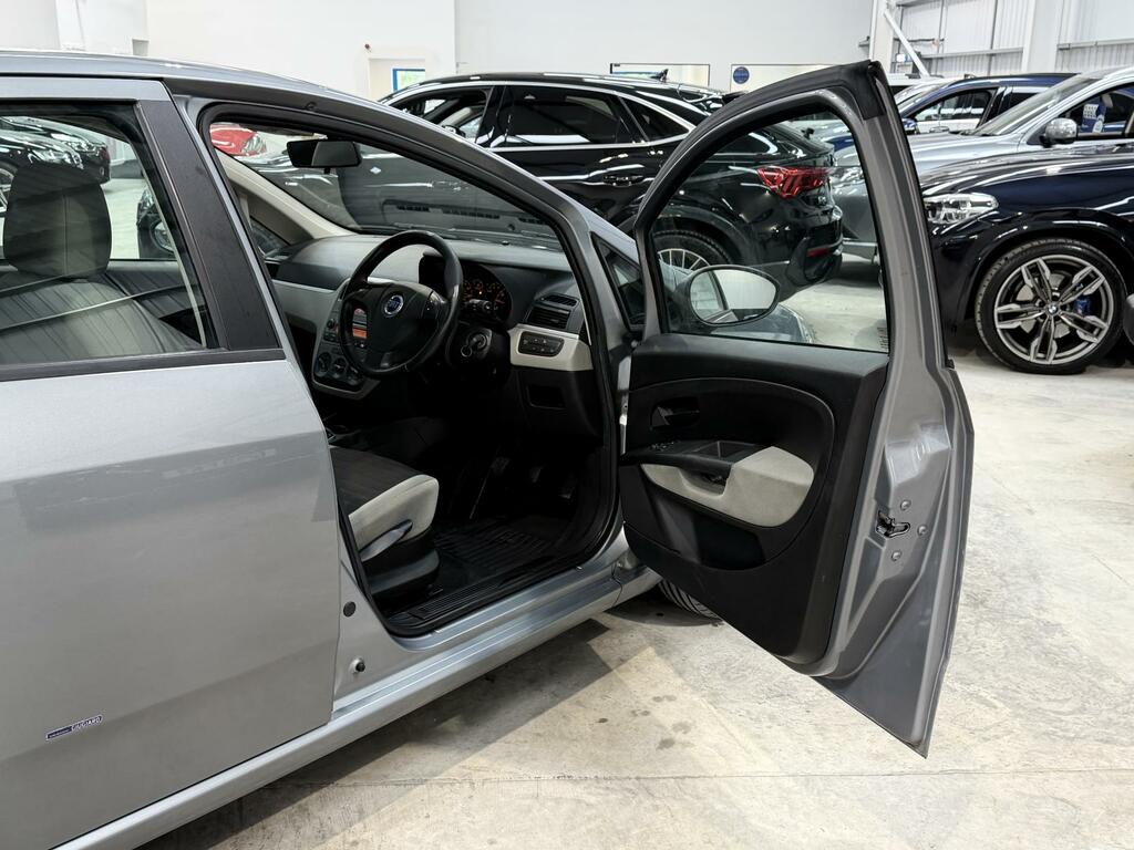 Fiat Grande Punto 1.2 Active Black #8
