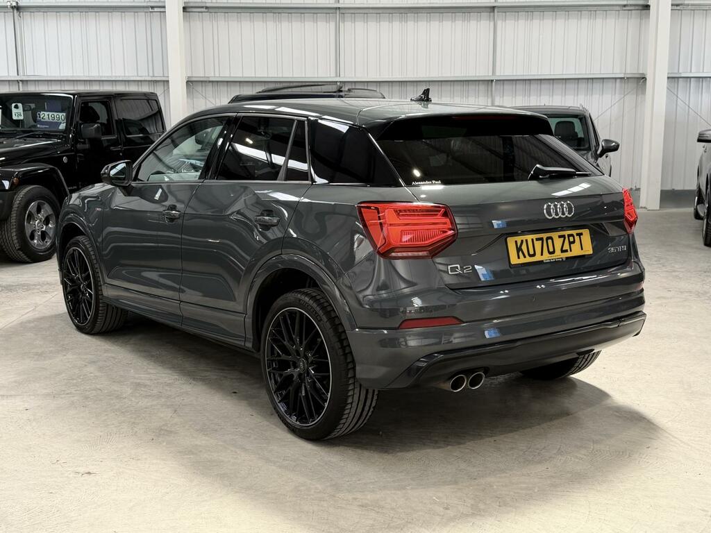 Audi Q2 Black Edition Grey #5