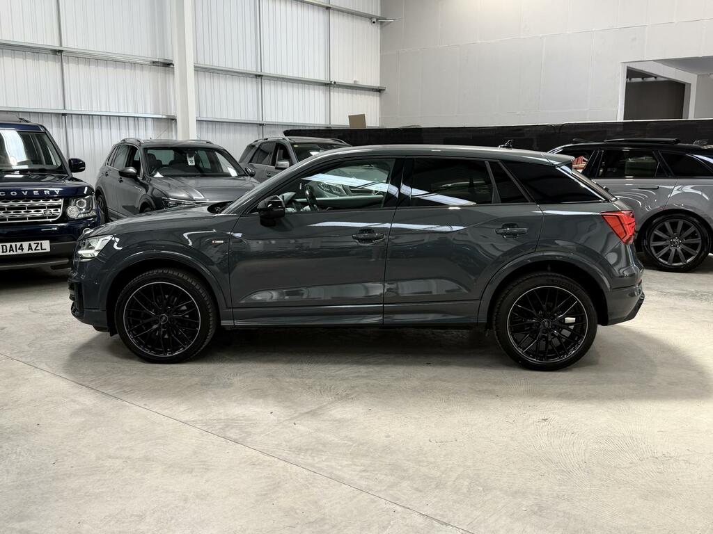 Audi Q2 Black Edition Grey #4