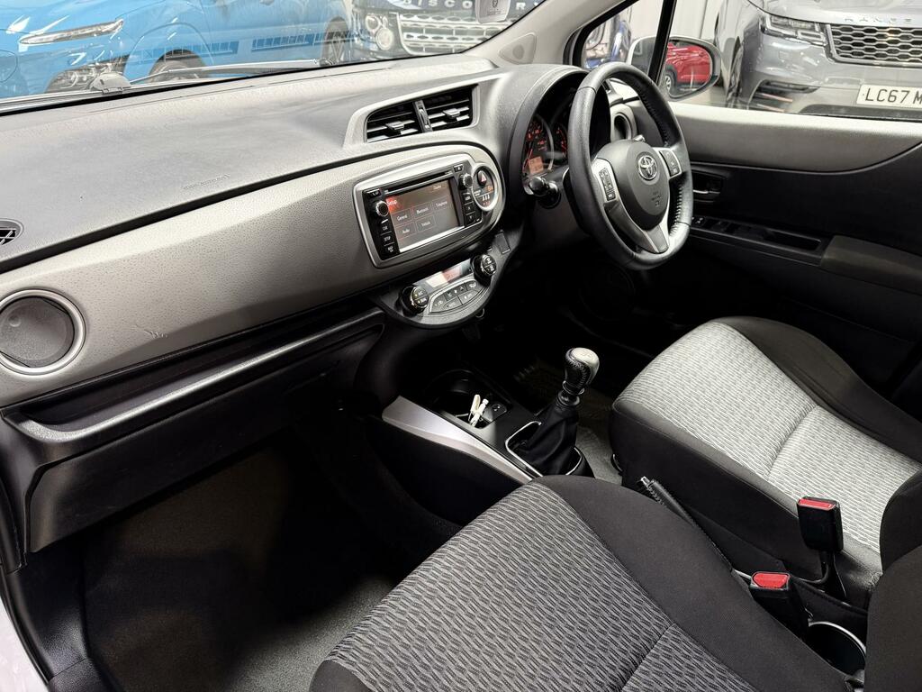 Toyota Yaris Hatchback White #36