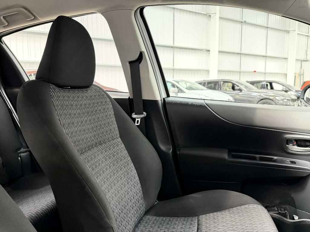 Toyota Yaris Hatchback White #23