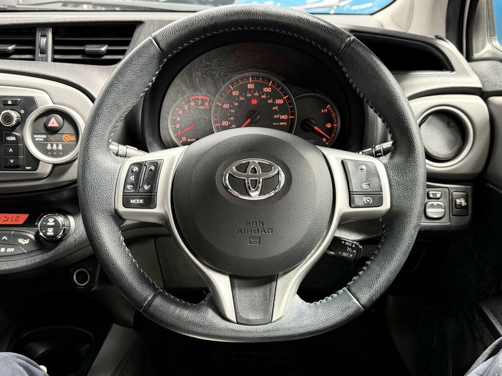 Toyota Yaris Hatchback White #13
