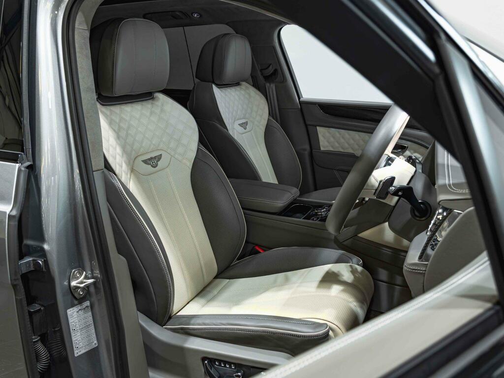 Bentley Bentayga Azure V8  #2