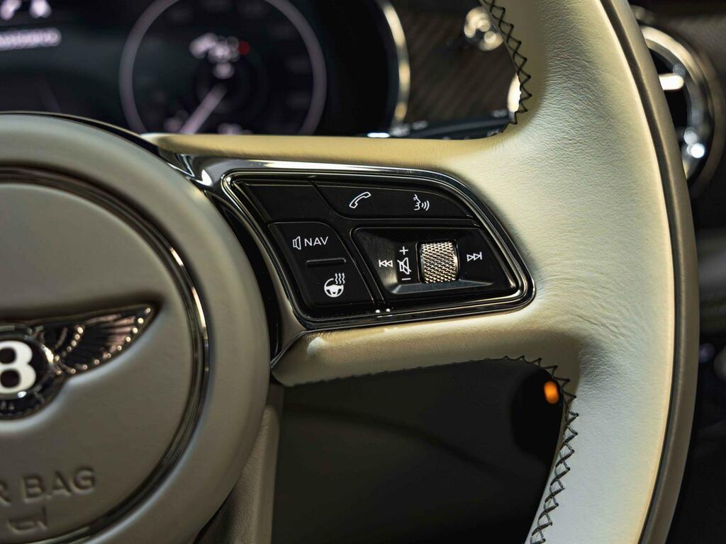 Bentley Bentayga Azure V8  #22