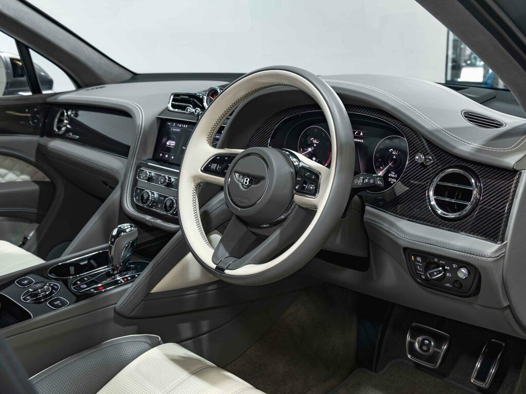 Bentley Bentayga Azure V8  #20