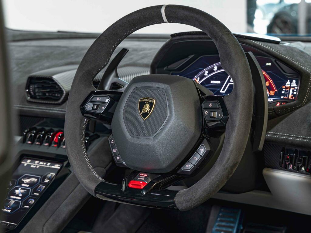 Lamborghini Huracan Sto  #24