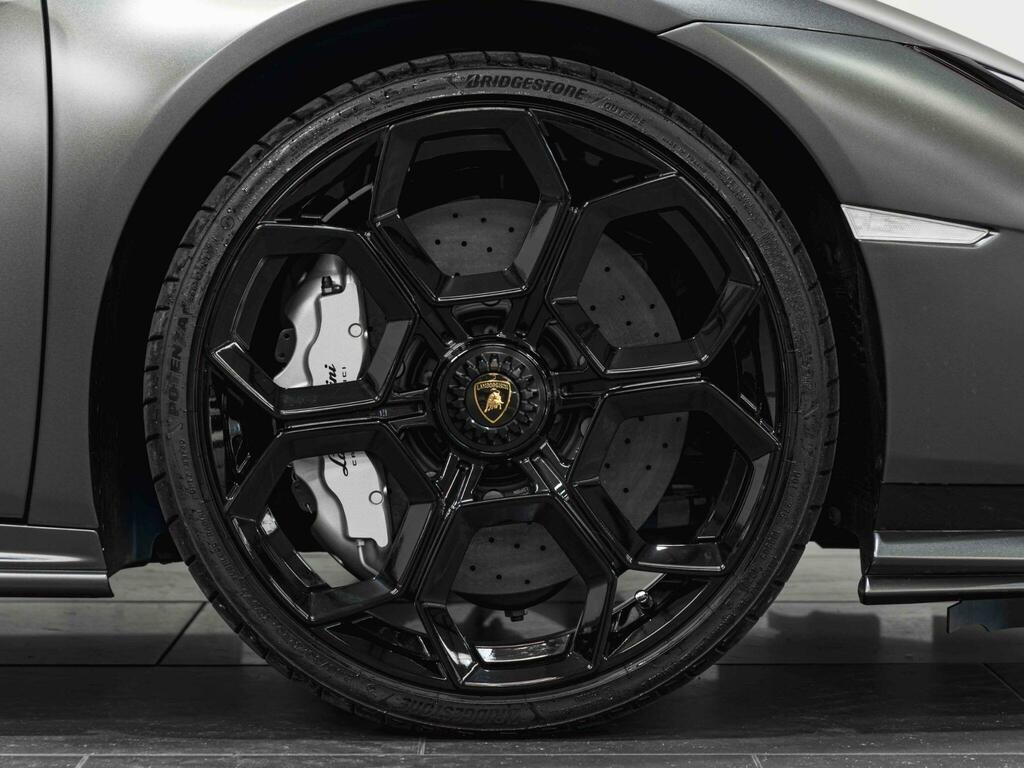 Lamborghini Huracan Sto  #7