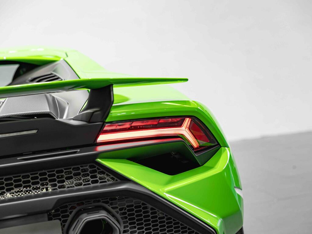 Lamborghini Huracan Tecnica Black #17