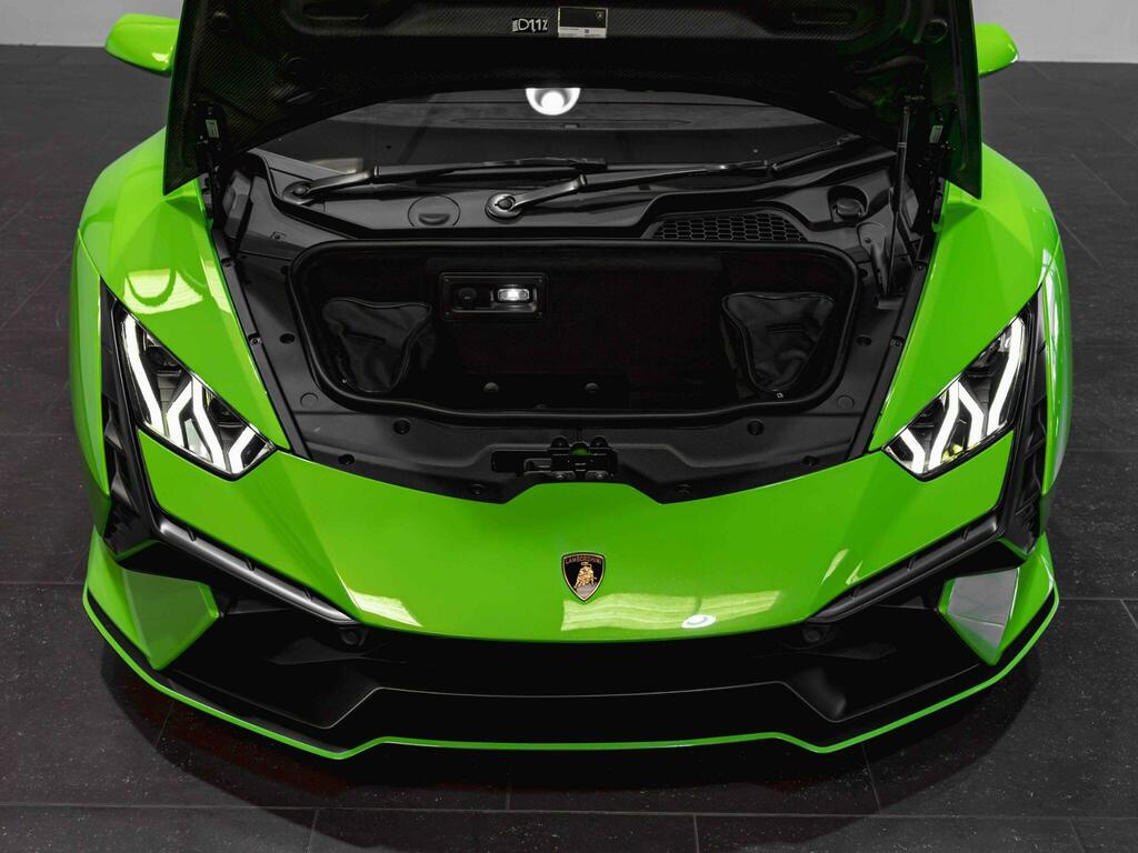 Lamborghini Huracan Tecnica Black #39