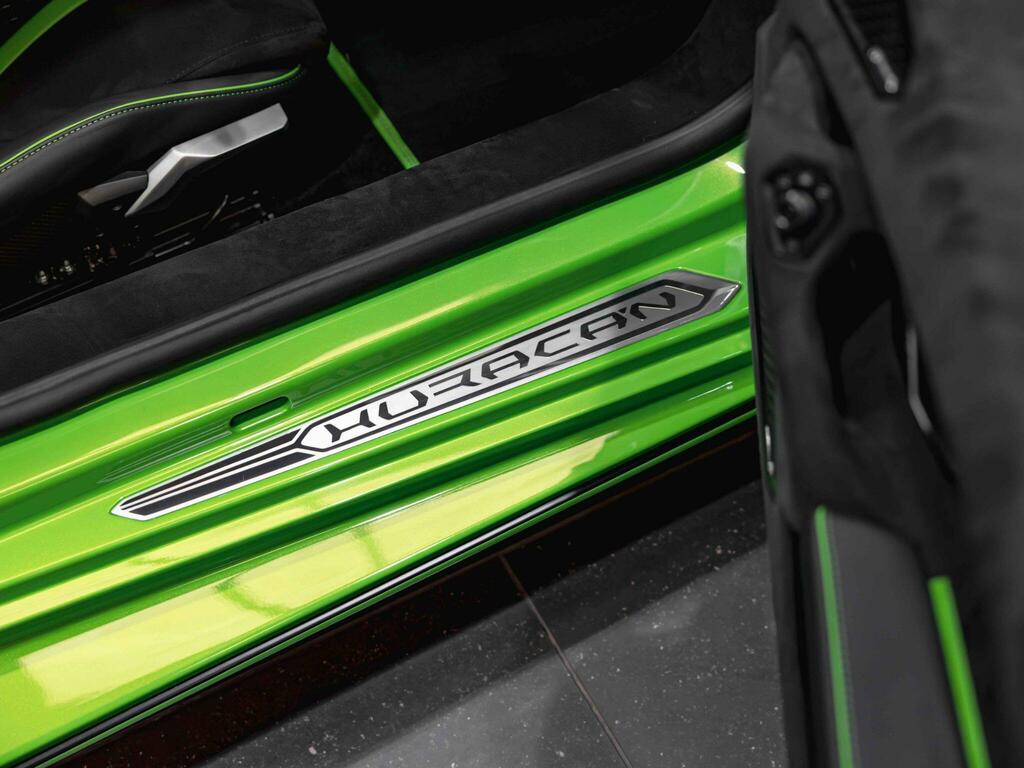 Lamborghini Huracan Tecnica Black #35