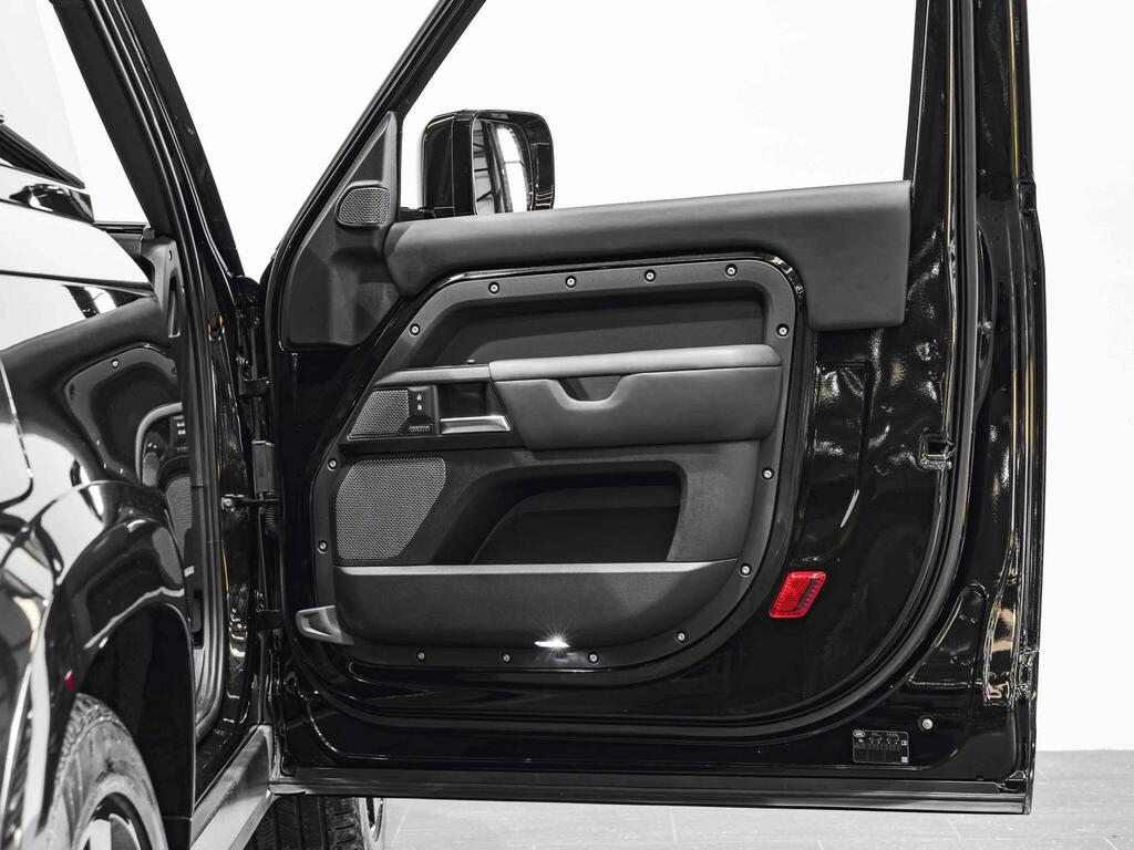 Land Rover Defender 90 Defender X-dynamic S D Mhev Silver #18