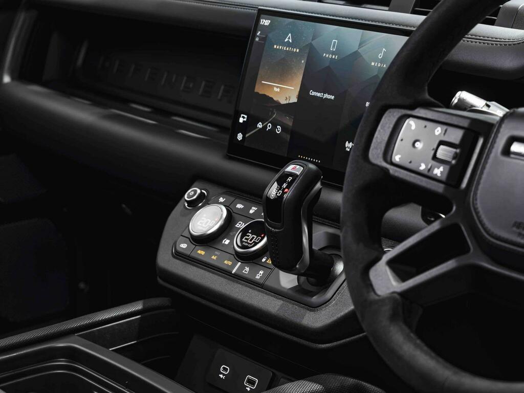 Land Rover Defender 90 Defender X-dynamic S D Mhev Silver #17