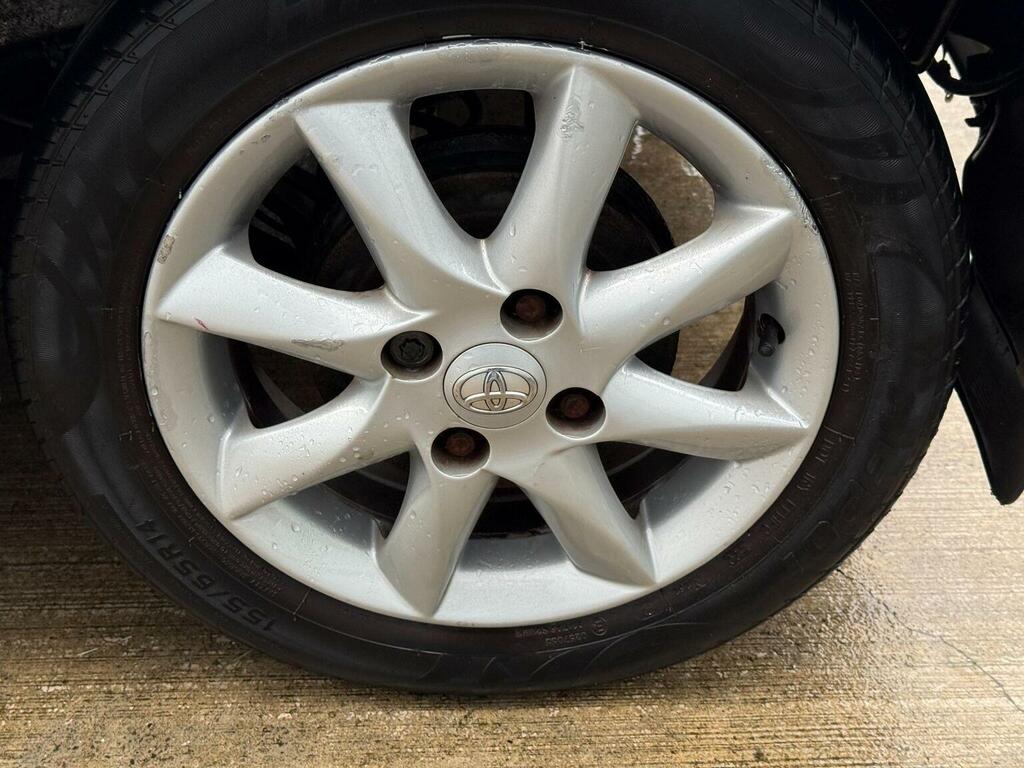 Toyota Aygo Hatchback Silver #17