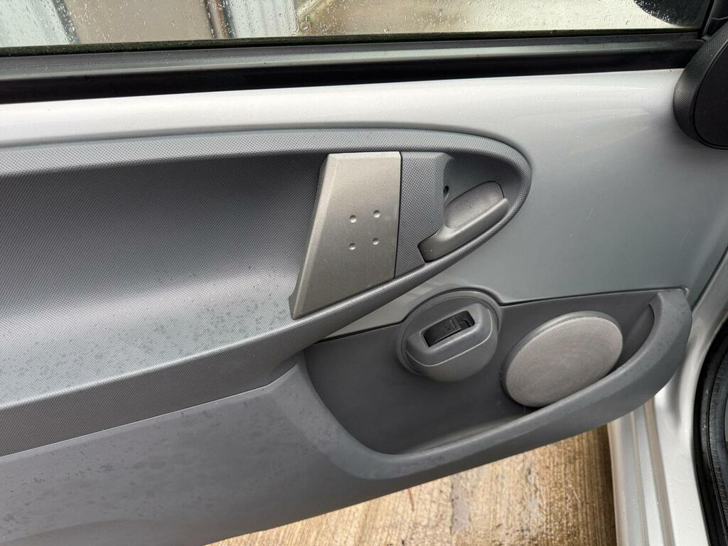 Toyota Aygo Hatchback Silver #16