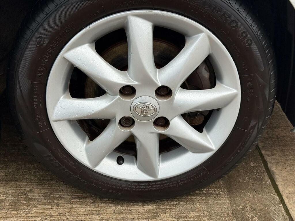 Toyota Aygo Hatchback Silver #19