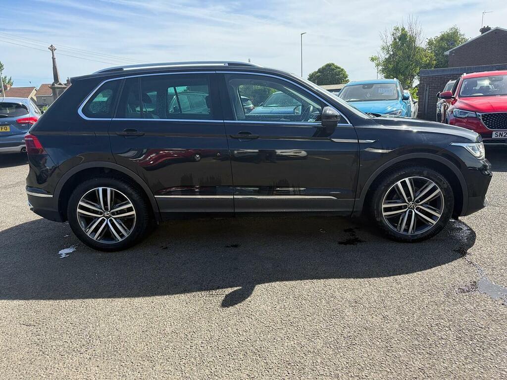 Volkswagen Tiguan 1.5 Tsi Elegance Dsg Euro 6 Ss LO70FJN Black #4