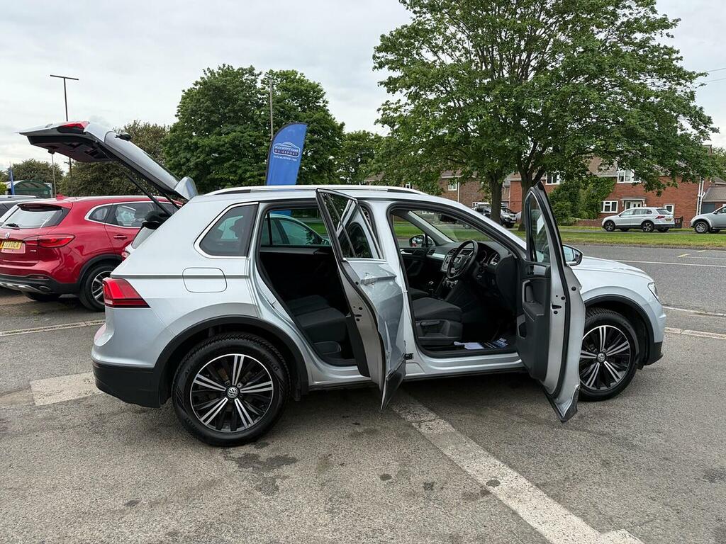 Volkswagen Tiguan 2.0 Tdi Se Navigation 4Motion Euro 6 Ss NL68TSY Silver #6