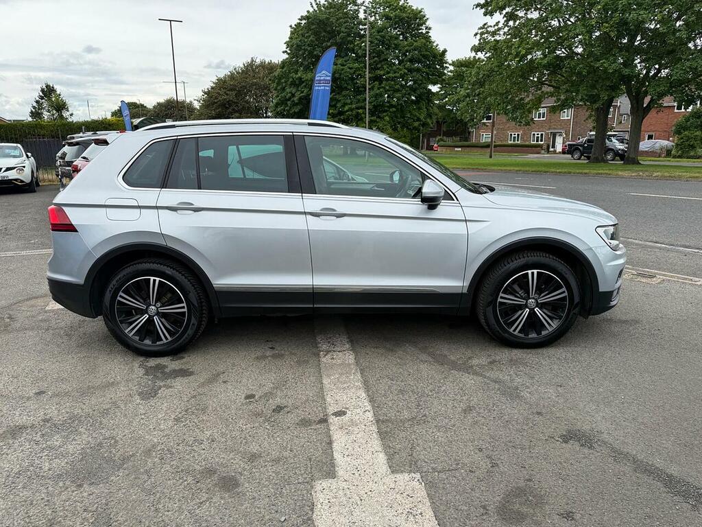 Volkswagen Tiguan 2.0 Tdi Se Navigation 4Motion Euro 6 Ss NL68TSY Silver #4