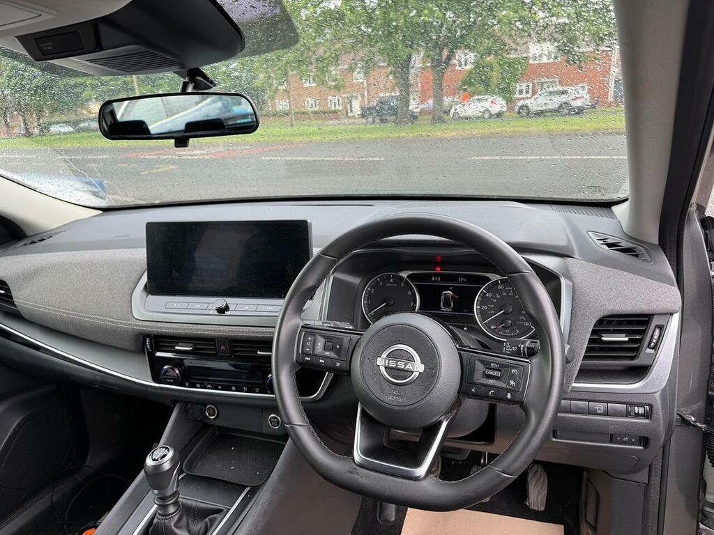 Nissan Qashqai 1.3 Dig-t Mhev Acenta Premium Euro 6 Ss SA25ZRV Grey #4