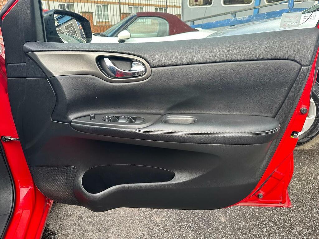Nissan Pulsar Hatchback Black #20
