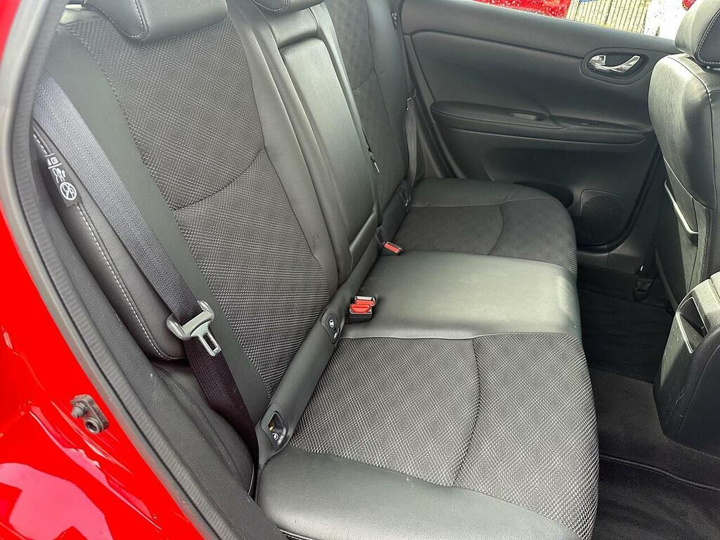 Nissan Pulsar Hatchback Black #15