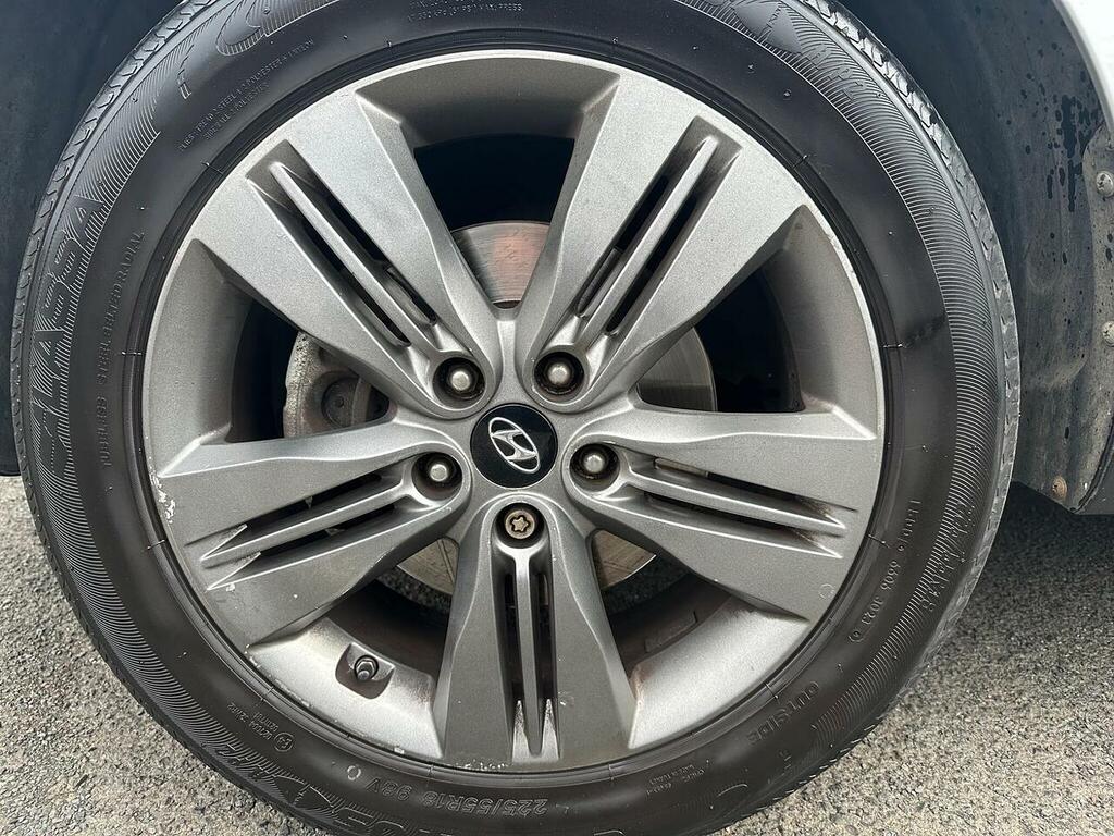 Hyundai Ix35 S White #13