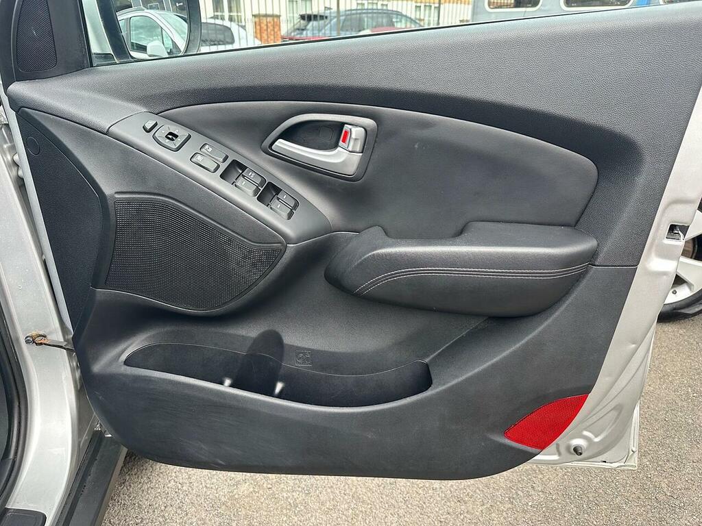 Hyundai Ix35 S White #20
