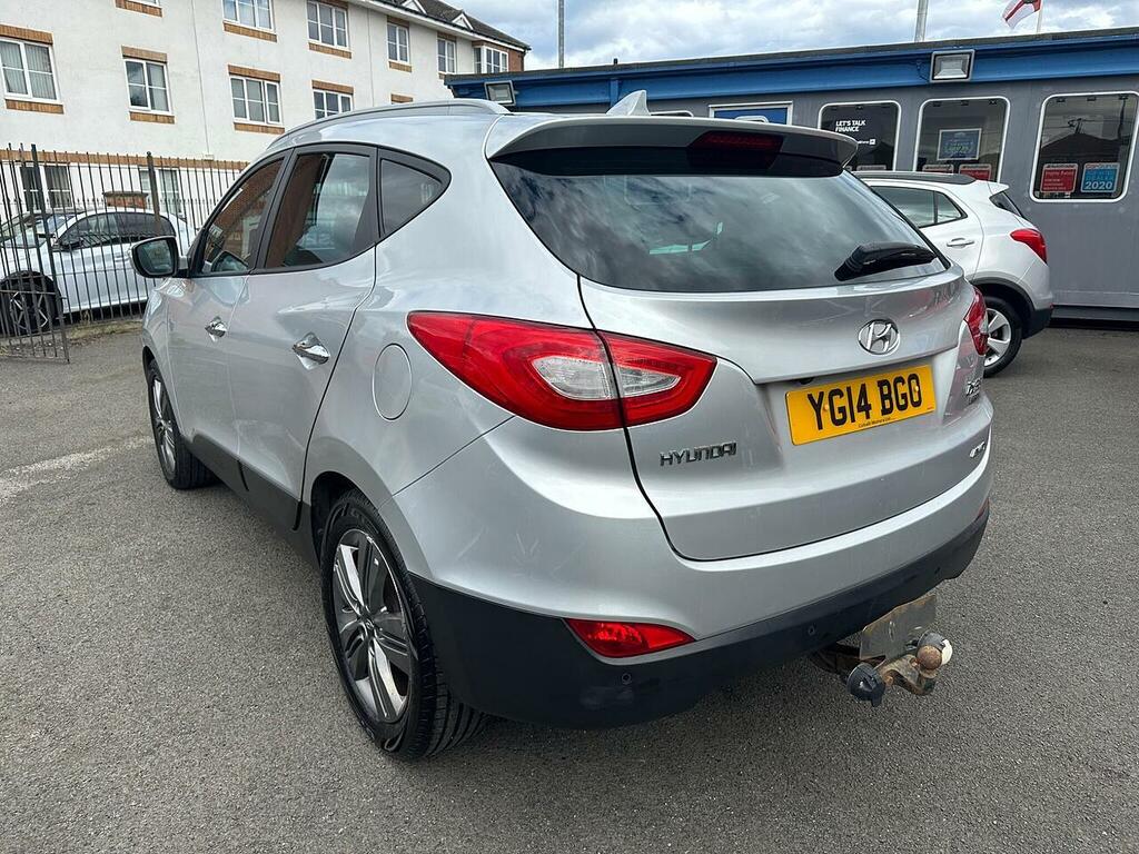 Hyundai Ix35 S White #7