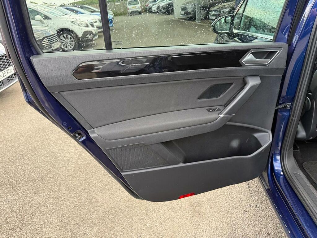 Volkswagen Touran Sel Black #30