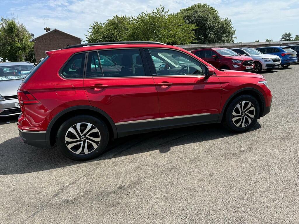 Volkswagen Tiguan 1.5 Tsi Active Dsg Euro 6 Ss VN22BZX Red #4