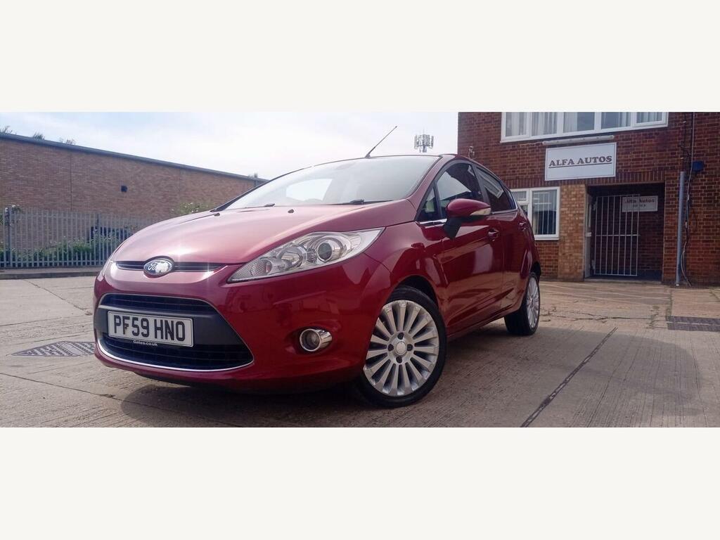Ford Fiesta Fiesta Titanium Red #4