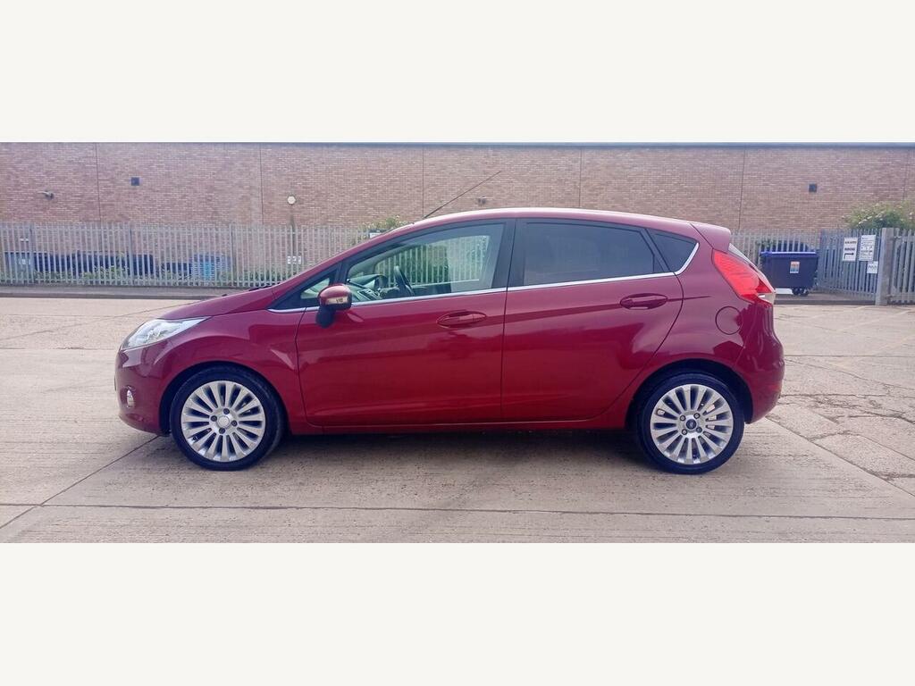 Ford Fiesta Fiesta Titanium Red #6