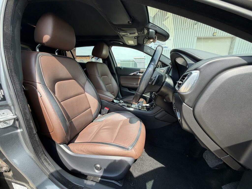 Infiniti QX30 2.2D Premium Tech Dct Black #43