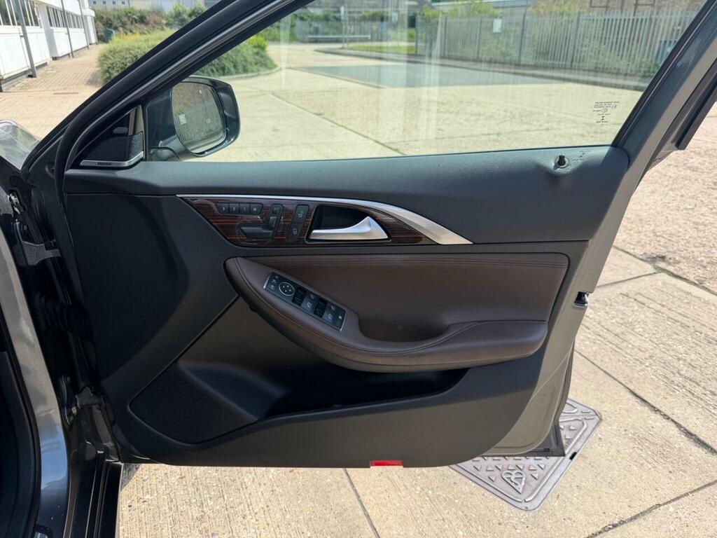 Infiniti QX30 2.2D Premium Tech Dct Black #45
