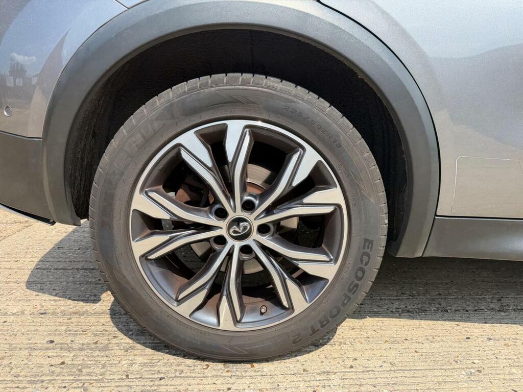 Infiniti QX30 2.2D Premium Tech Dct Black #60