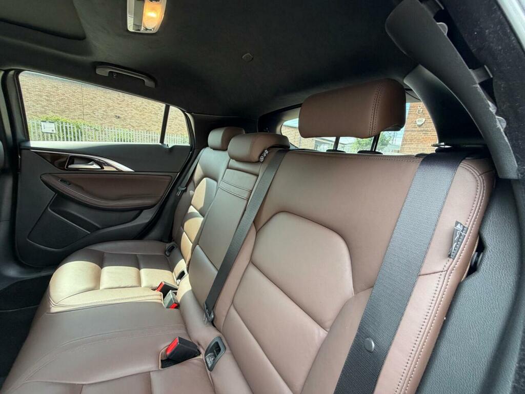 Infiniti QX30 2.2D Premium Tech Dct Black #49