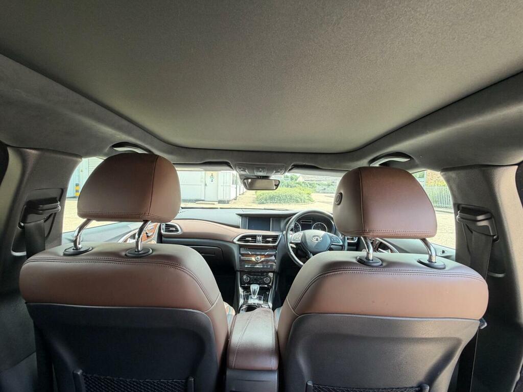 Infiniti QX30 2.2D Premium Tech Dct Black #59