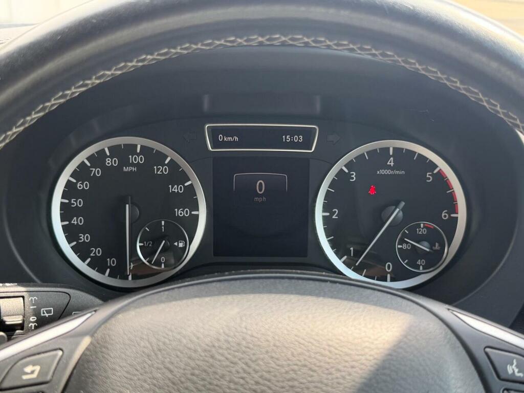 Infiniti QX30 2.2D Premium Tech Dct Black #29