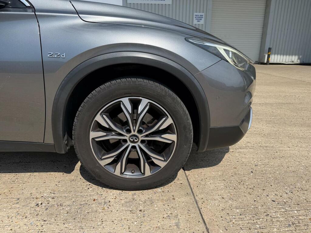 Infiniti QX30 2.2D Premium Tech Dct Black #61