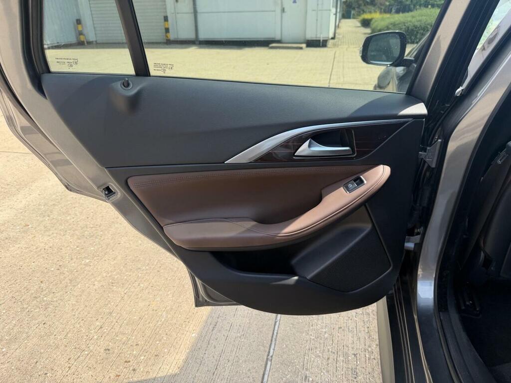 Infiniti QX30 2.2D Premium Tech Dct Black #52