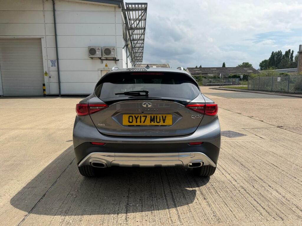 Infiniti QX30 2.2D Premium Tech Dct Black #8