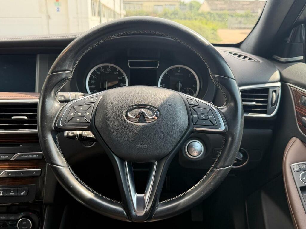 Infiniti QX30 2.2D Premium Tech Dct Black #18