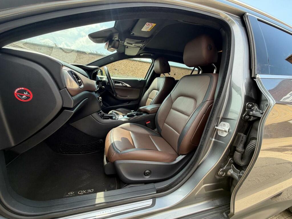 Infiniti QX30 2.2D Premium Tech Dct Black #47