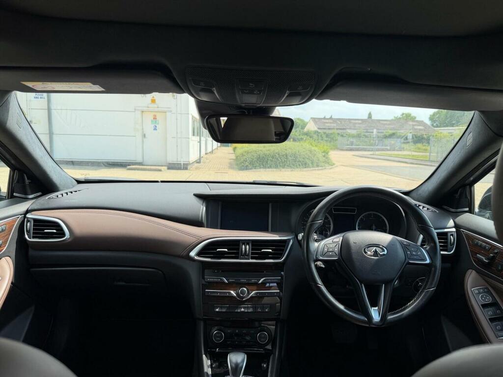 Infiniti QX30 2.2D Premium Tech Dct Black #58