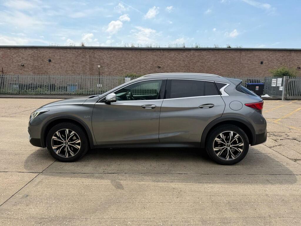 Infiniti QX30 2.2D Premium Tech Dct Black #7
