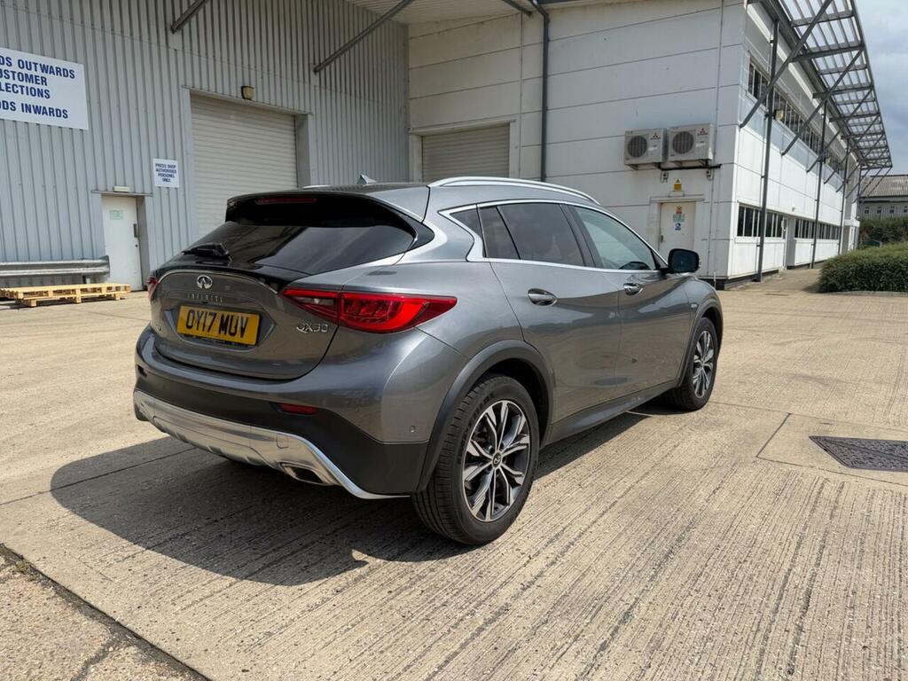 Infiniti QX30 2.2D Premium Tech Dct Black #10