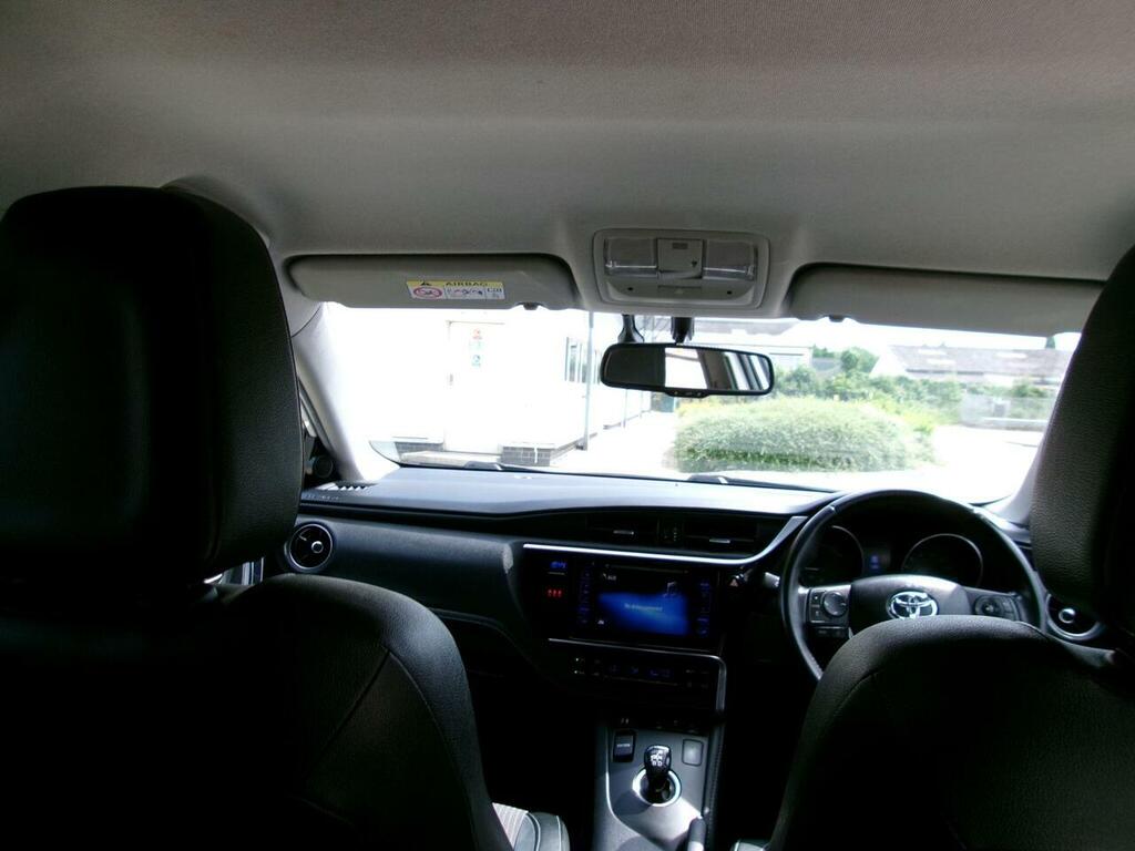 Toyota Auris 1.6 D-4d Design 110 Bhp Silver #39