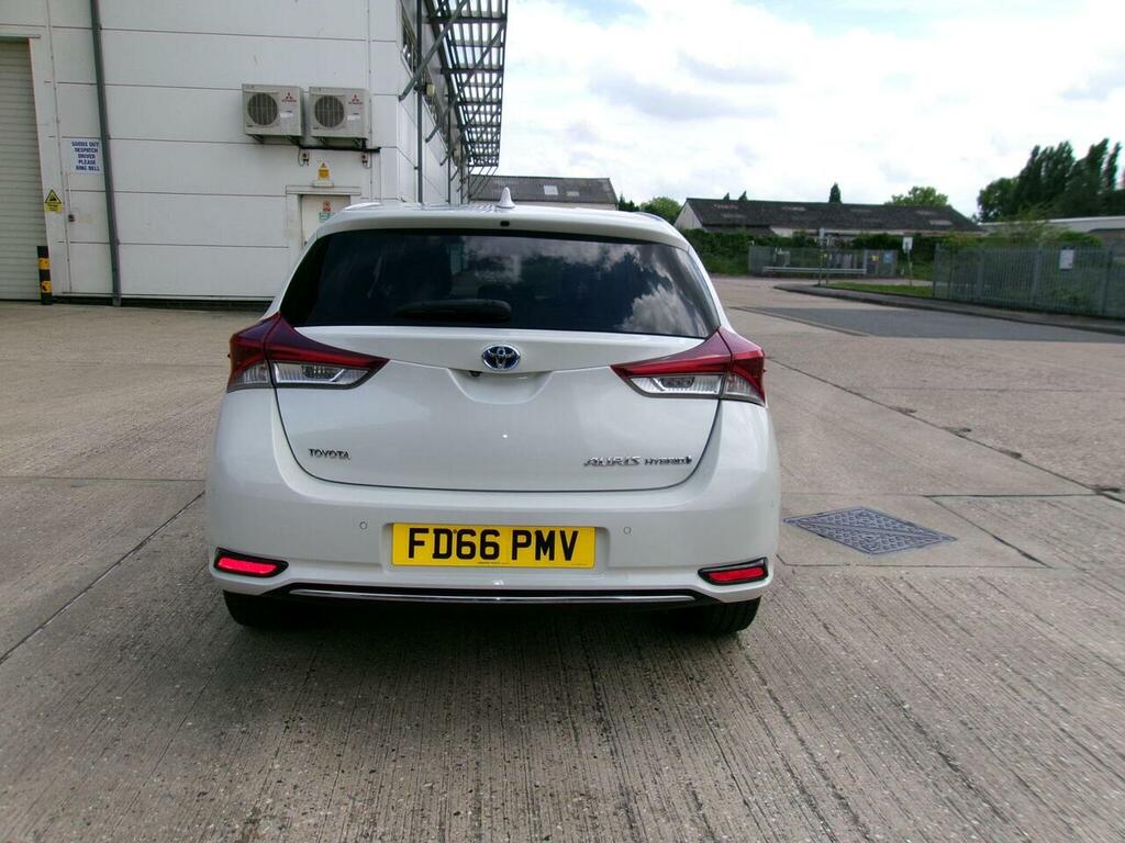 Toyota Auris 1.6 D-4d Design 110 Bhp Silver #8