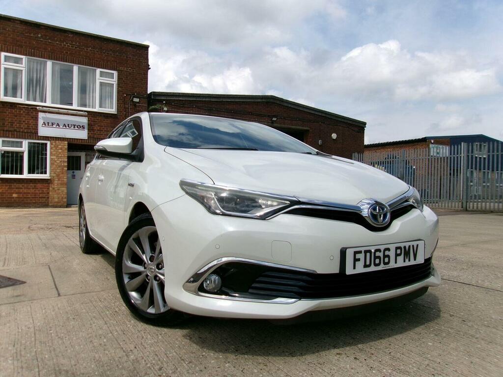 Toyota Auris Auris Excel Vvt-i Hybrid Cvt White